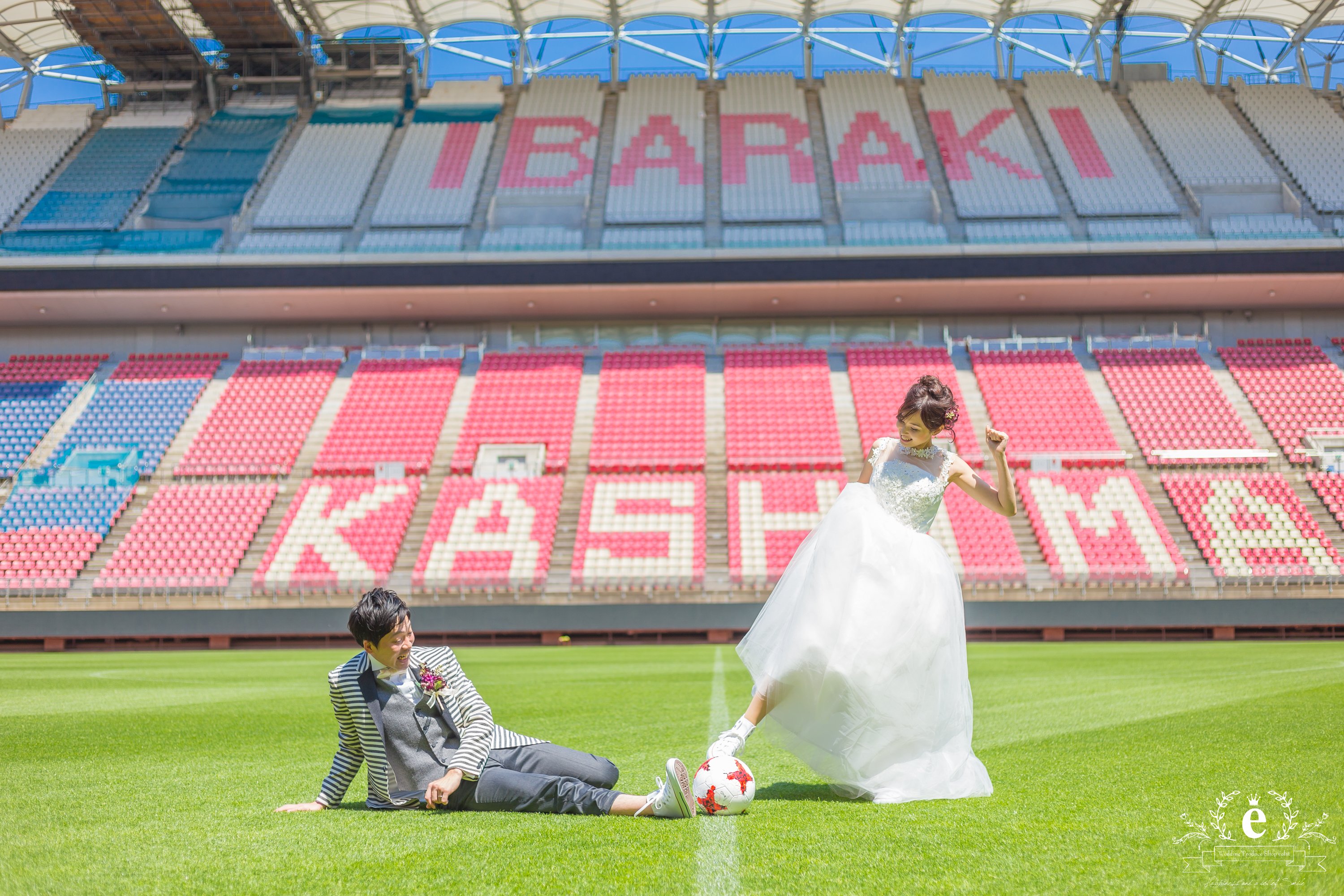 カシマサッカースタジアムで前撮り撮影 Photo Wedding Report 実例レポート エクラ 茨城で結婚式 ならウェディングプロデュースショップ エクラ