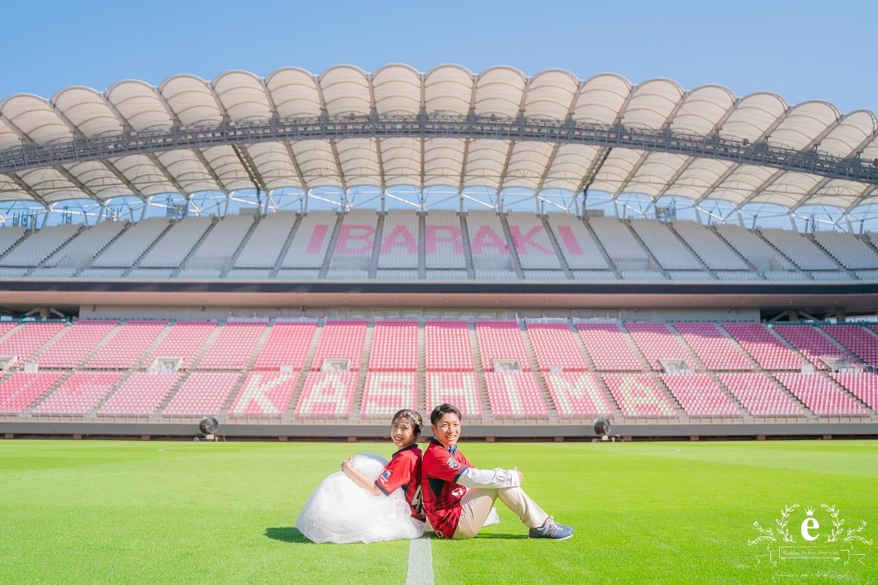 カシマサッカースタジアム 鹿島サッカースタジアム 挙式 結婚式 写真 ウェディング サッカー 趣味 アントラーズ ウェディングフォト ユニフォーム 水戸エクラ エクラ