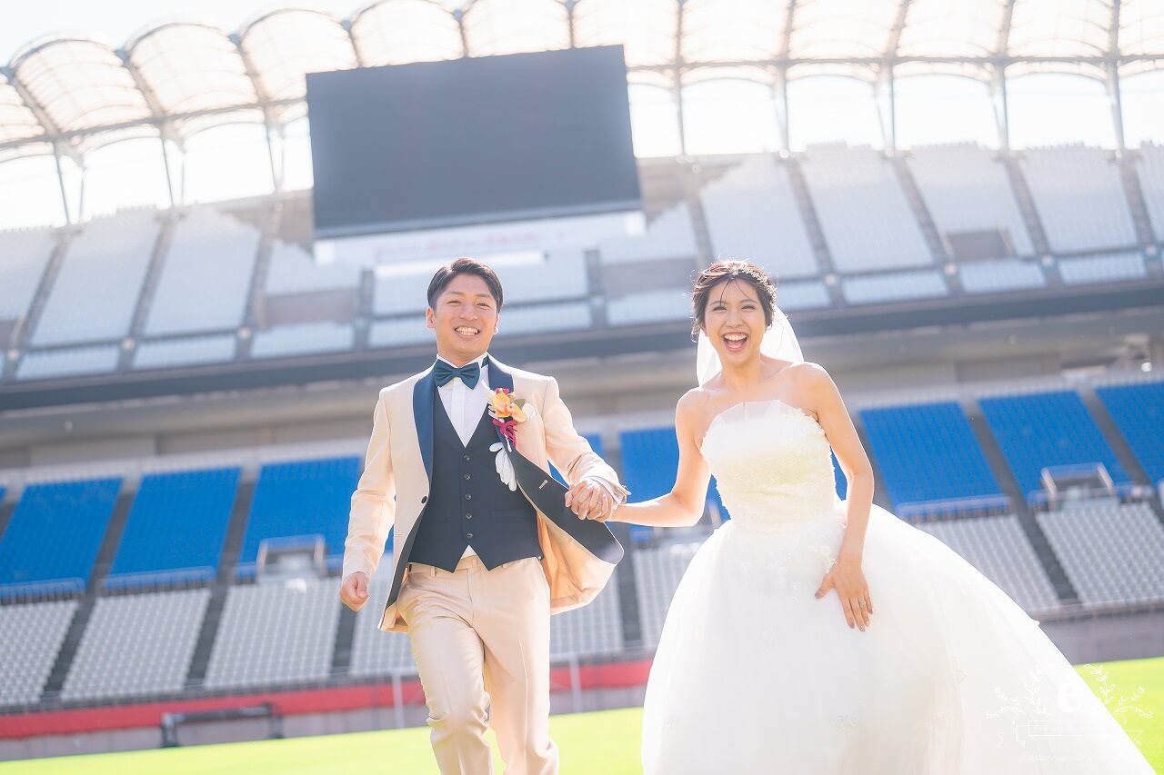 カシマサッカースタジアム 鹿島サッカースタジアム 挙式 結婚式 写真 ウェディング サッカー 趣味 アントラーズ ウェディングフォト ユニフォーム 水戸エクラ エクラ