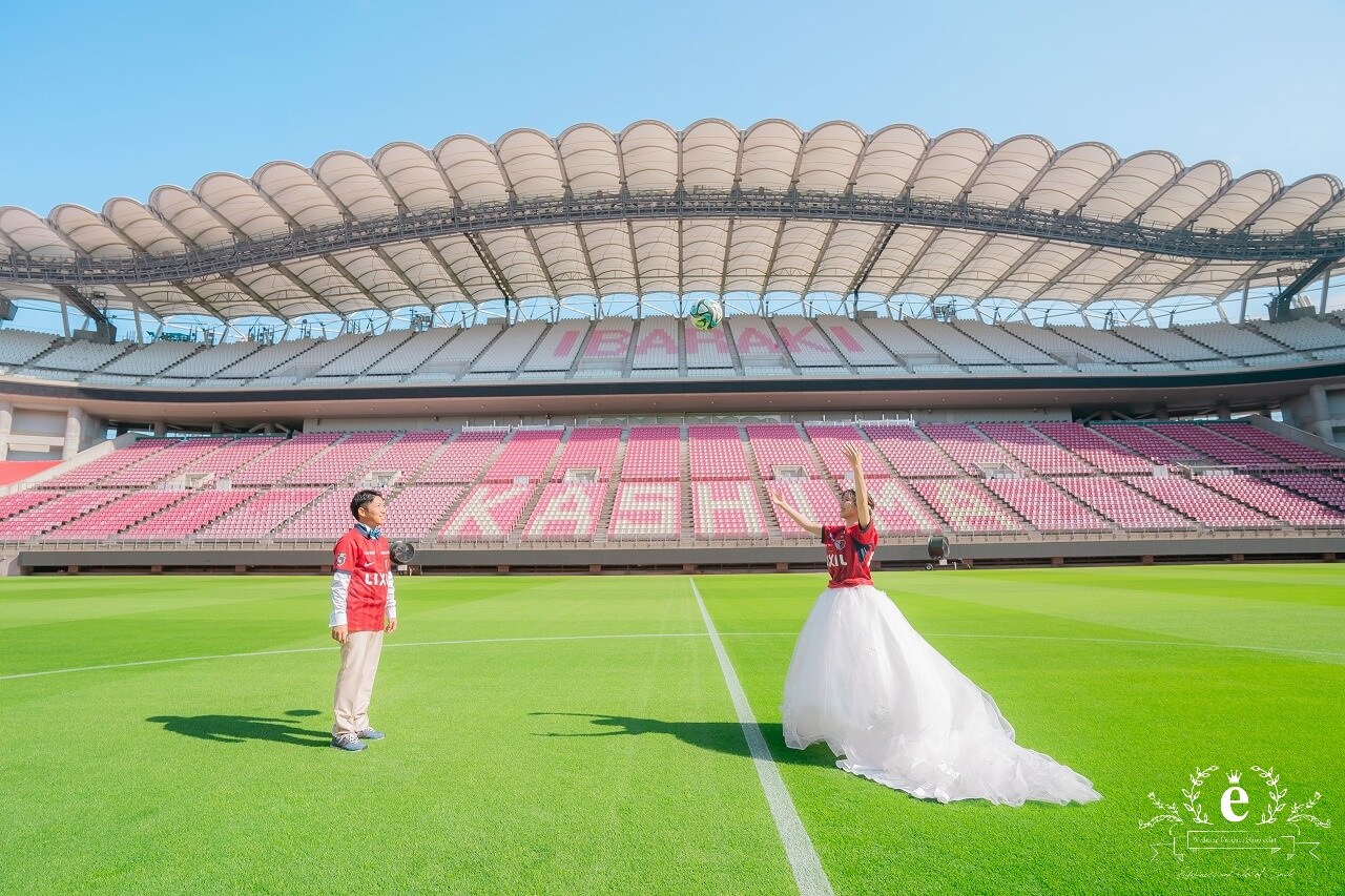 カシマサッカースタジアム 鹿島サッカースタジアム 挙式 結婚式 写真 ウェディング サッカー 趣味 アントラーズ ウェディングフォト ユニフォーム 水戸エクラ エクラ