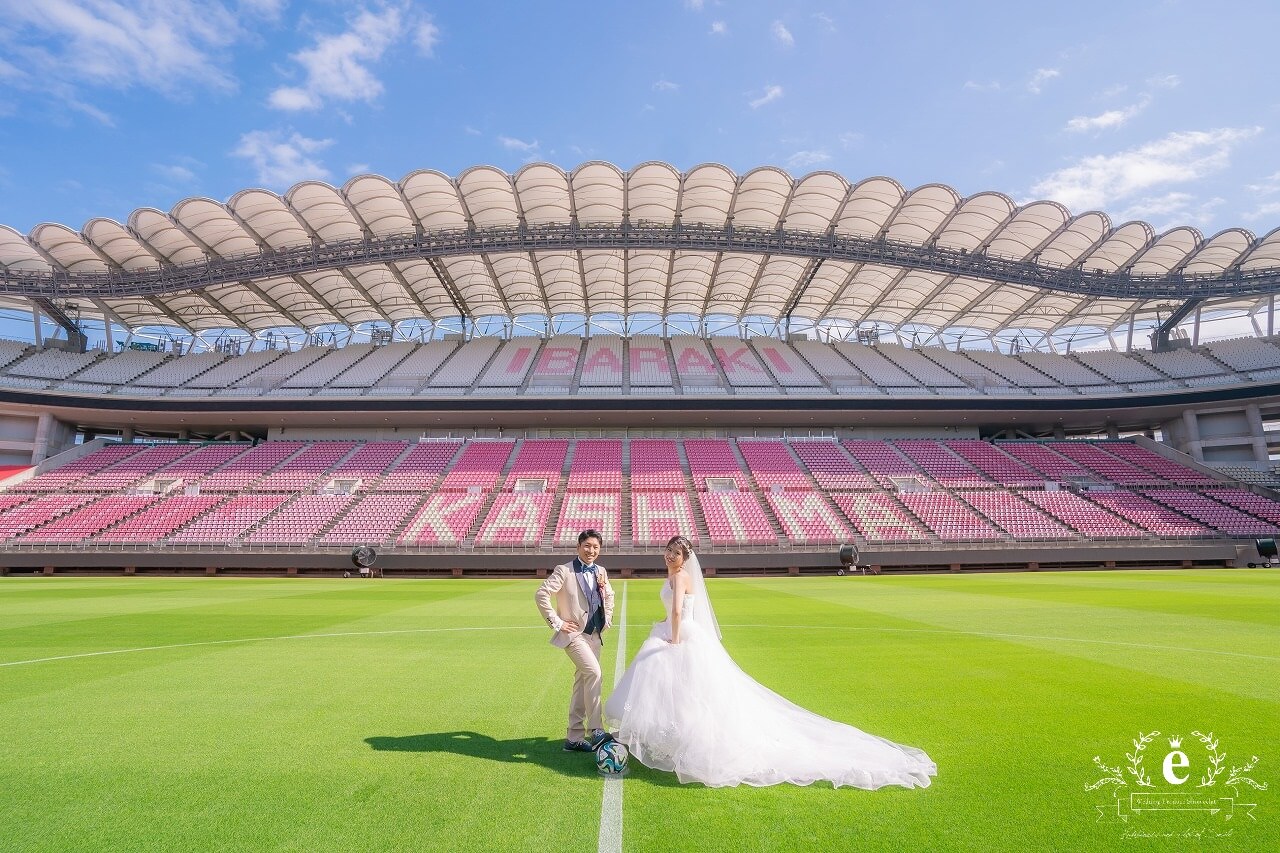 カシマサッカースタジアム 鹿島サッカースタジアム 挙式 結婚式 写真 ウェディング サッカー 趣味 アントラーズ ウェディングフォト ユニフォーム 水戸エクラ エクラ