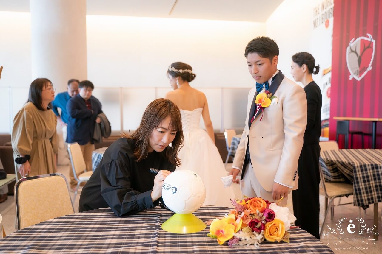 カシマサッカースタジアム 鹿島サッカースタジアム 挙式 結婚式 写真 ウェディング サッカー 趣味 アントラーズ ウェディングフォト ユニフォーム 水戸エクラ エクラ