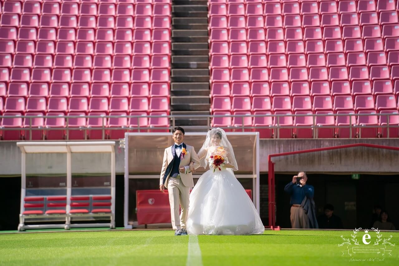 カシマサッカースタジアム 鹿島サッカースタジアム 挙式 結婚式 写真 ウェディング サッカー 趣味 アントラーズ ウェディングフォト ユニフォーム 水戸エクラ エクラ