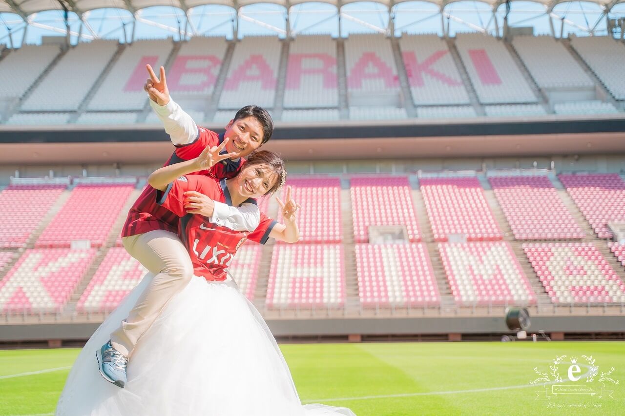 カシマサッカースタジアム 鹿島サッカースタジアム 挙式 結婚式 写真 ウェディング サッカー 趣味 アントラーズ ウェディングフォト ユニフォーム 水戸エクラ エクラ