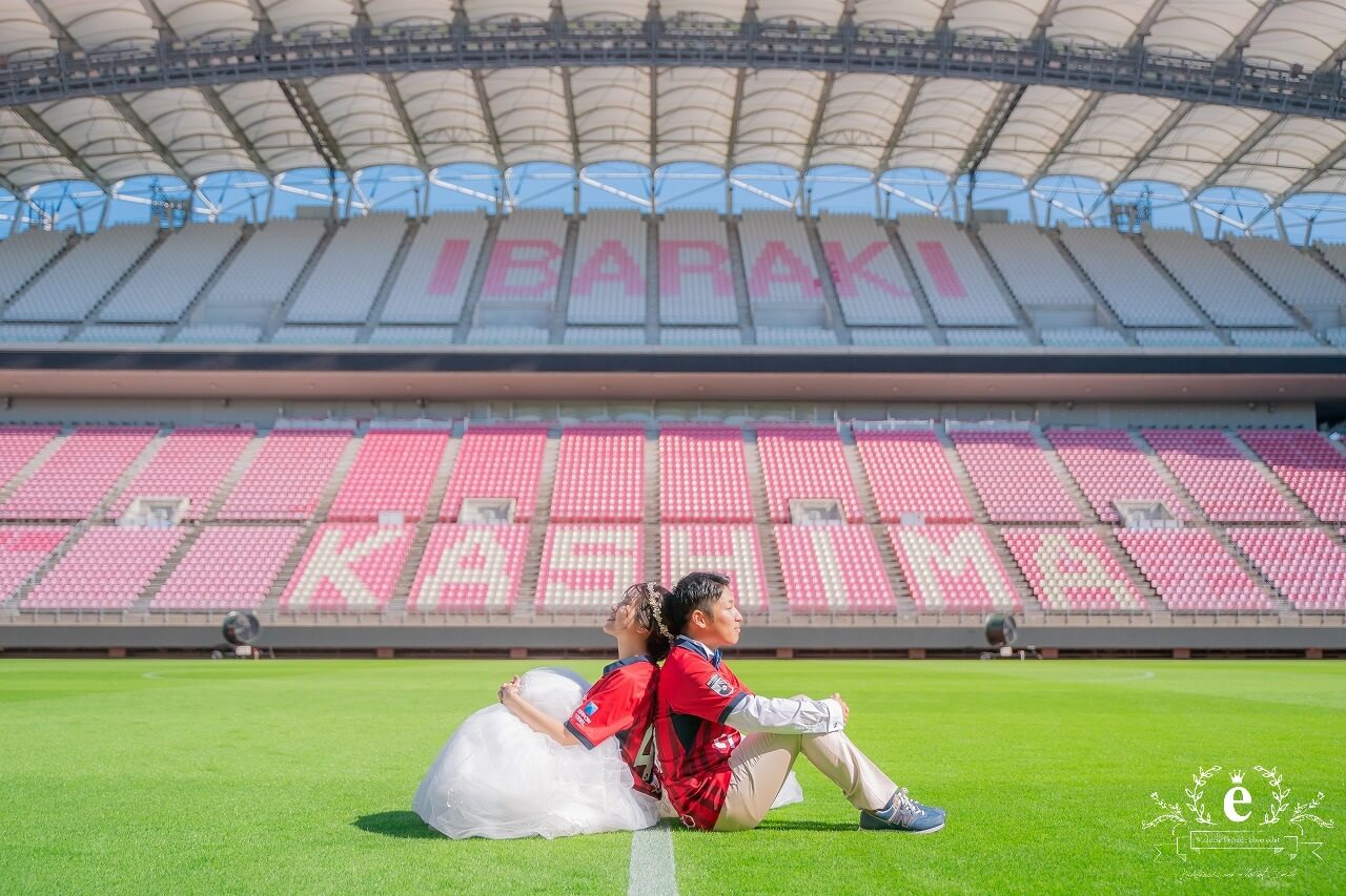 カシマサッカースタジアム 鹿島サッカースタジアム 挙式 結婚式 写真 ウェディング サッカー 趣味 アントラーズ ウェディングフォト ユニフォーム 水戸エクラ エクラ