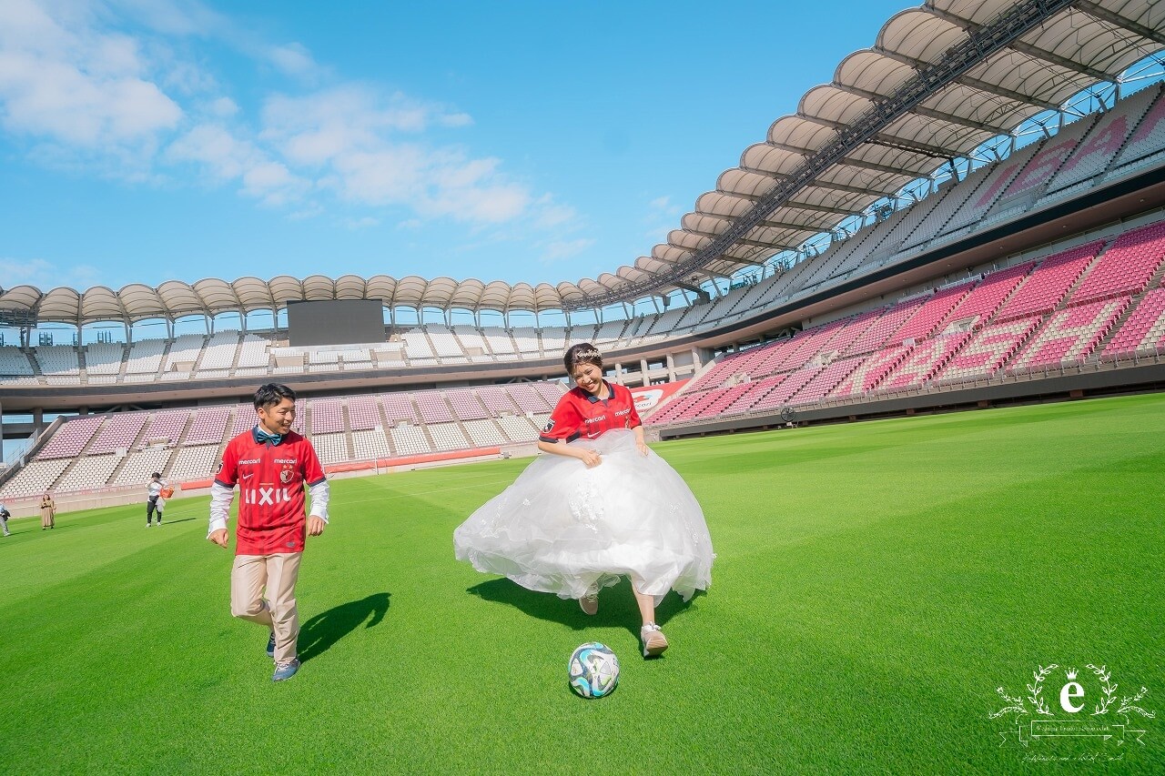 カシマサッカースタジアム 鹿島サッカースタジアム 挙式 結婚式 写真 ウェディング サッカー 趣味 アントラーズ ウェディングフォト ユニフォーム 水戸エクラ エクラ