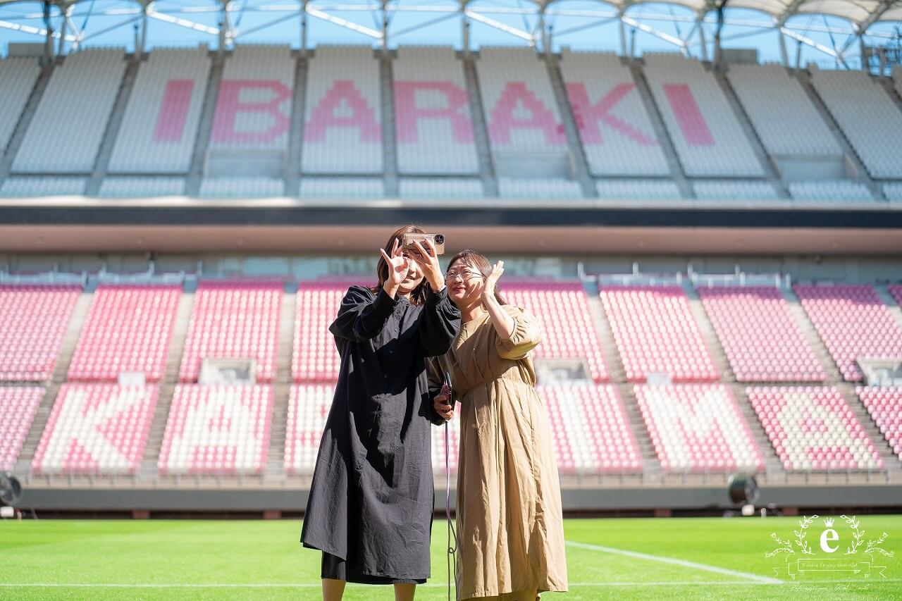 カシマサッカースタジアム 鹿島サッカースタジアム 挙式 結婚式 写真 ウェディング サッカー 趣味 アントラーズ ウェディングフォト ユニフォーム 水戸エクラ エクラ