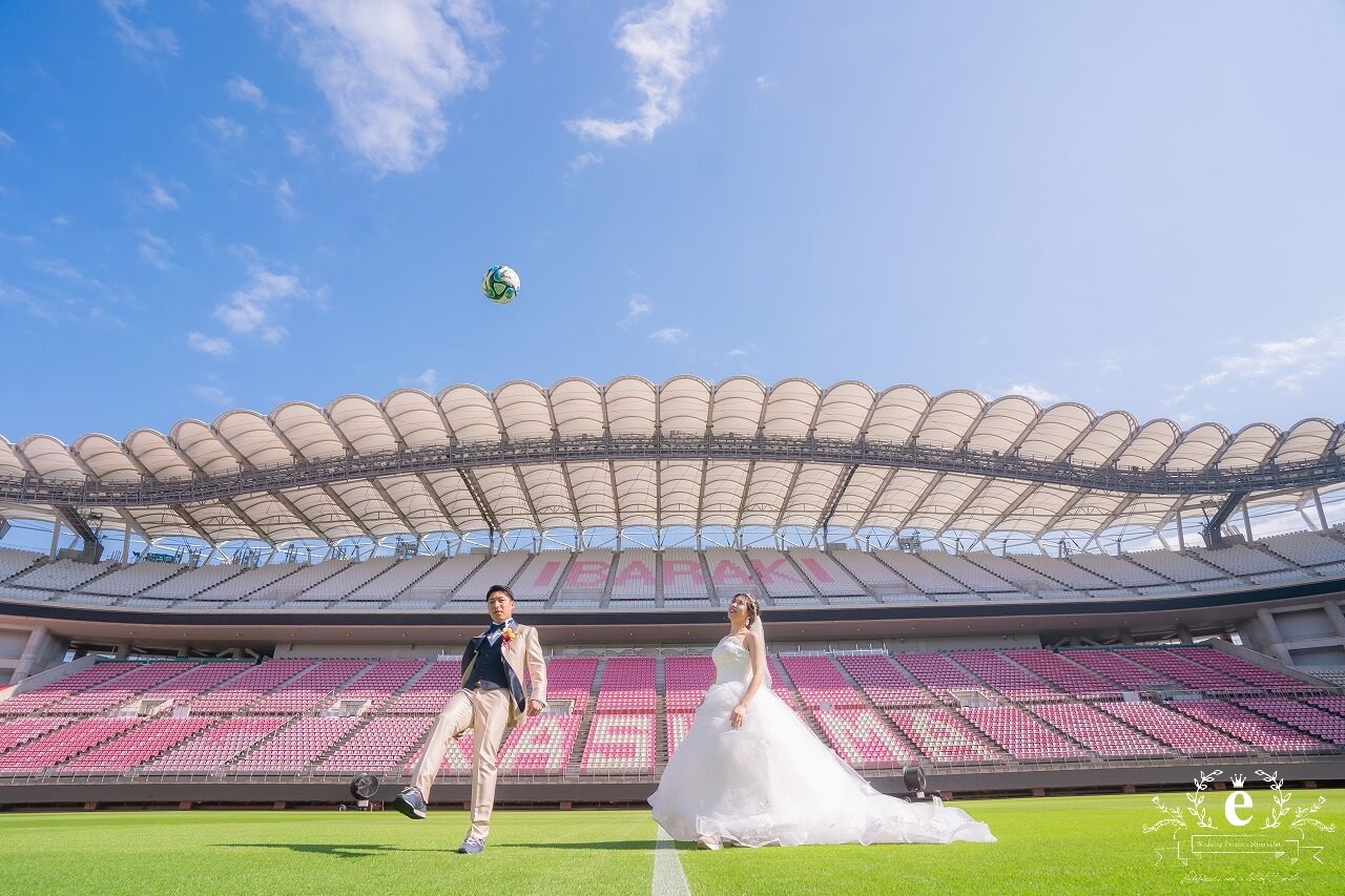 カシマサッカースタジアム 鹿島サッカースタジアム 挙式 結婚式 写真 ウェディング サッカー 趣味 アントラーズ ウェディングフォト ユニフォーム 水戸エクラ エクラ