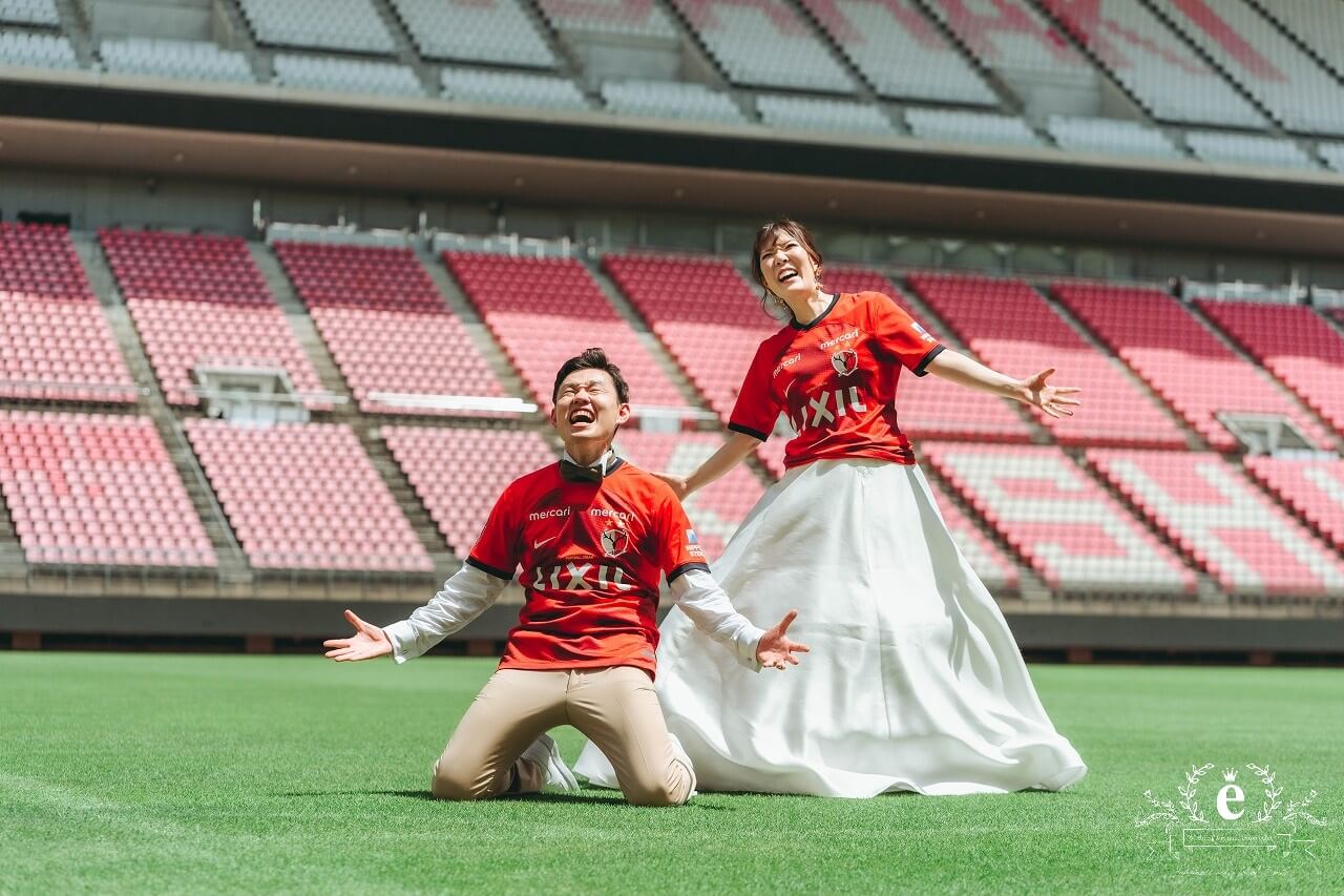 カシマサッカースタジアム カシマスタジアム カシマスタジアム前撮り スタジアム前撮り サッカー前撮り サッカーフォトウェディング ピッチ サッカー 茨城前撮り 茨城フォトウェディング スポーツ 趣味 自由 ユニフォーム 背番号 KASHIMA　鹿嶋市 エクラ スタジオ ロケ