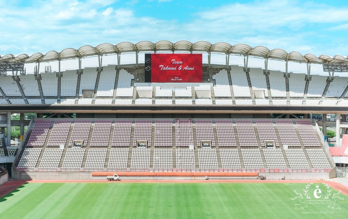 カシマサッカースタジアム カシマスタジアム カシマスタジアム前撮り スタジアム前撮り サッカー前撮り サッカーフォトウェディング ピッチ サッカー 茨城前撮り 茨城フォトウェディング スポーツ 趣味 自由 ユニフォーム 背番号 KASHIMA　鹿嶋市 エクラ スタジオ ロケ