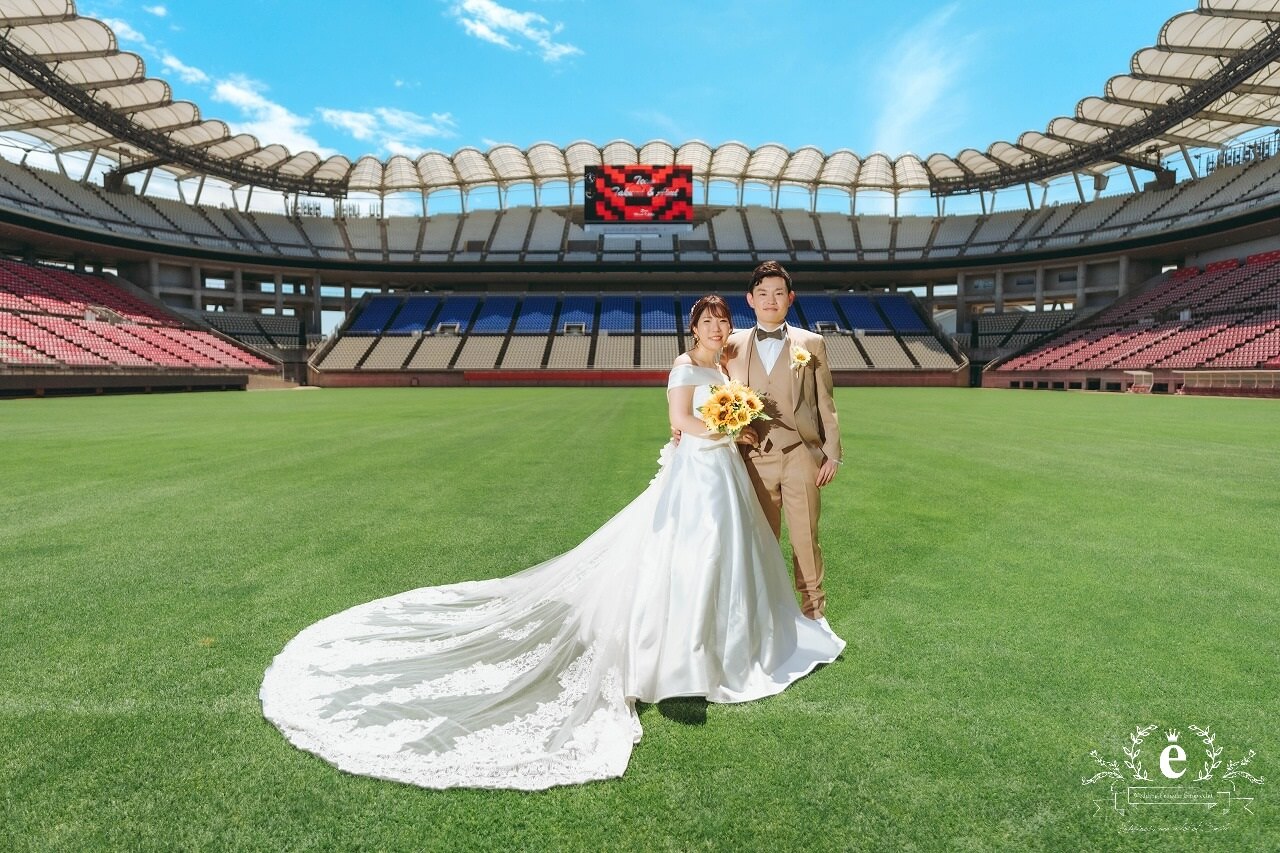 カシマサッカースタジアム カシマスタジアム カシマスタジアム前撮り スタジアム前撮り サッカー前撮り サッカーフォトウェディング ピッチ サッカー 茨城前撮り 茨城フォトウェディング スポーツ 趣味 自由 ユニフォーム 背番号 KASHIMA　鹿嶋市 エクラ スタジオ ロケ