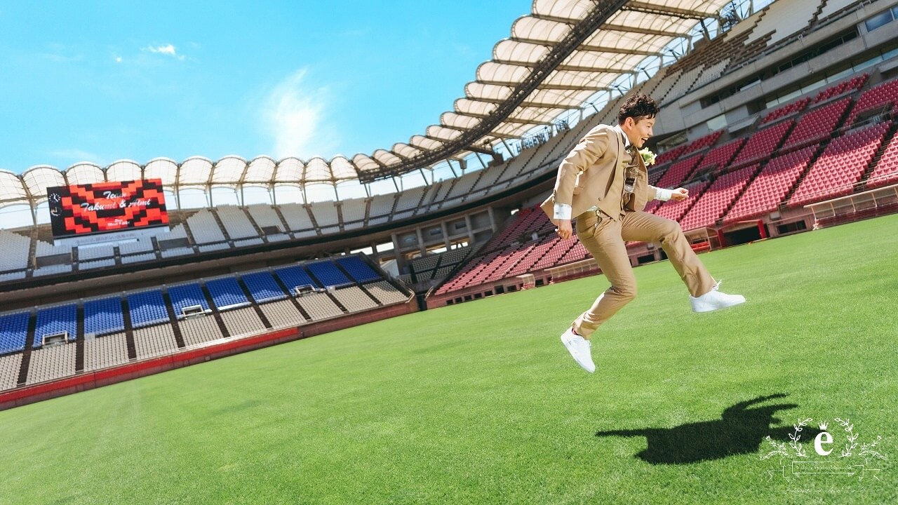 カシマサッカースタジアム カシマスタジアム カシマスタジアム前撮り スタジアム前撮り サッカー前撮り サッカーフォトウェディング ピッチ サッカー 茨城前撮り 茨城フォトウェディング スポーツ 趣味 自由 ユニフォーム 背番号 KASHIMA　鹿嶋市 エクラ スタジオ ロケ