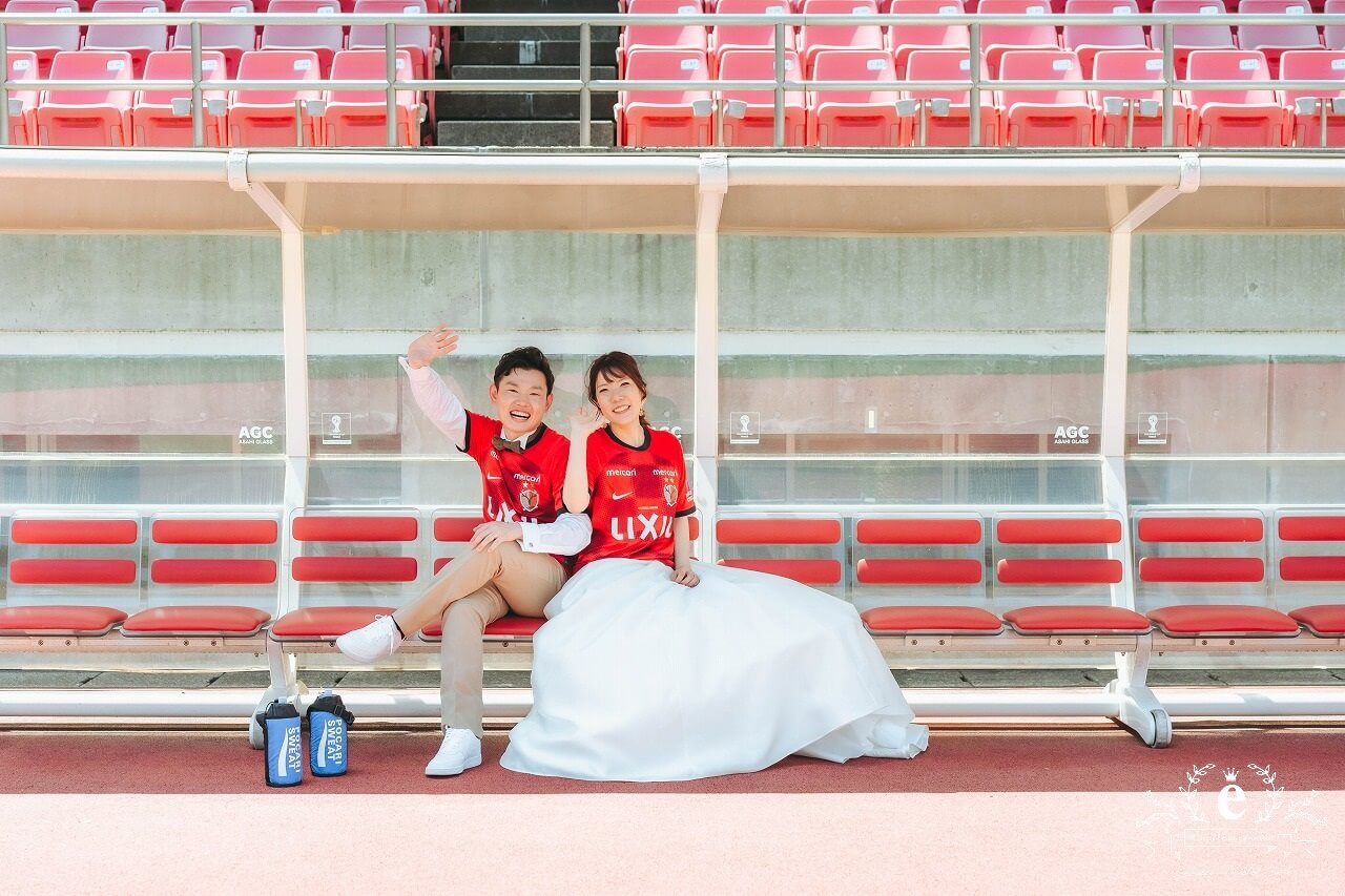 カシマサッカースタジアム カシマスタジアム カシマスタジアム前撮り スタジアム前撮り サッカー前撮り サッカーフォトウェディング ピッチ サッカー 茨城前撮り 茨城フォトウェディング スポーツ 趣味 自由 ユニフォーム 背番号 KASHIMA　鹿嶋市 エクラ スタジオ ロケ