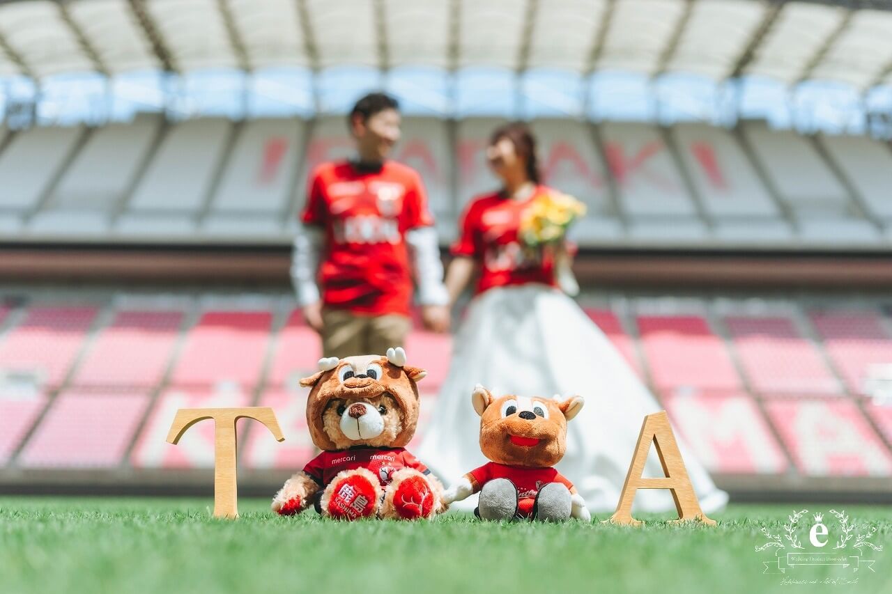 カシマサッカースタジアム カシマスタジアム カシマスタジアム前撮り スタジアム前撮り サッカー前撮り サッカーフォトウェディング ピッチ サッカー 茨城前撮り 茨城フォトウェディング スポーツ 趣味 自由 ユニフォーム 背番号 KASHIMA　鹿嶋市 エクラ スタジオ ロケ