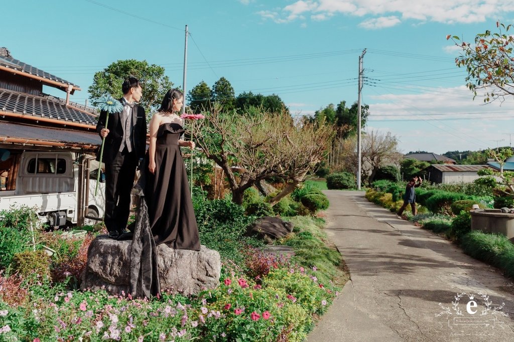 鯨ヶ丘商店街 板谷坂 まいづる第一公園 実家 スタジオ 丸ライト カラーライティング 水戸街中 水戸夜 水戸前撮り 水戸フォトウェディング ナイトフォトウェディング 公園 茨城前撮り 茨城フォトウェディング コンフェッティー デニム 革ジャン 私服 自由 持ち込み おしゃれ 撮影 ロケ撮影 スタジオ撮影 夜